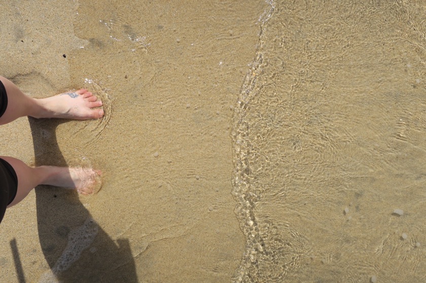 Bare feet in the sand and sea, aaah.